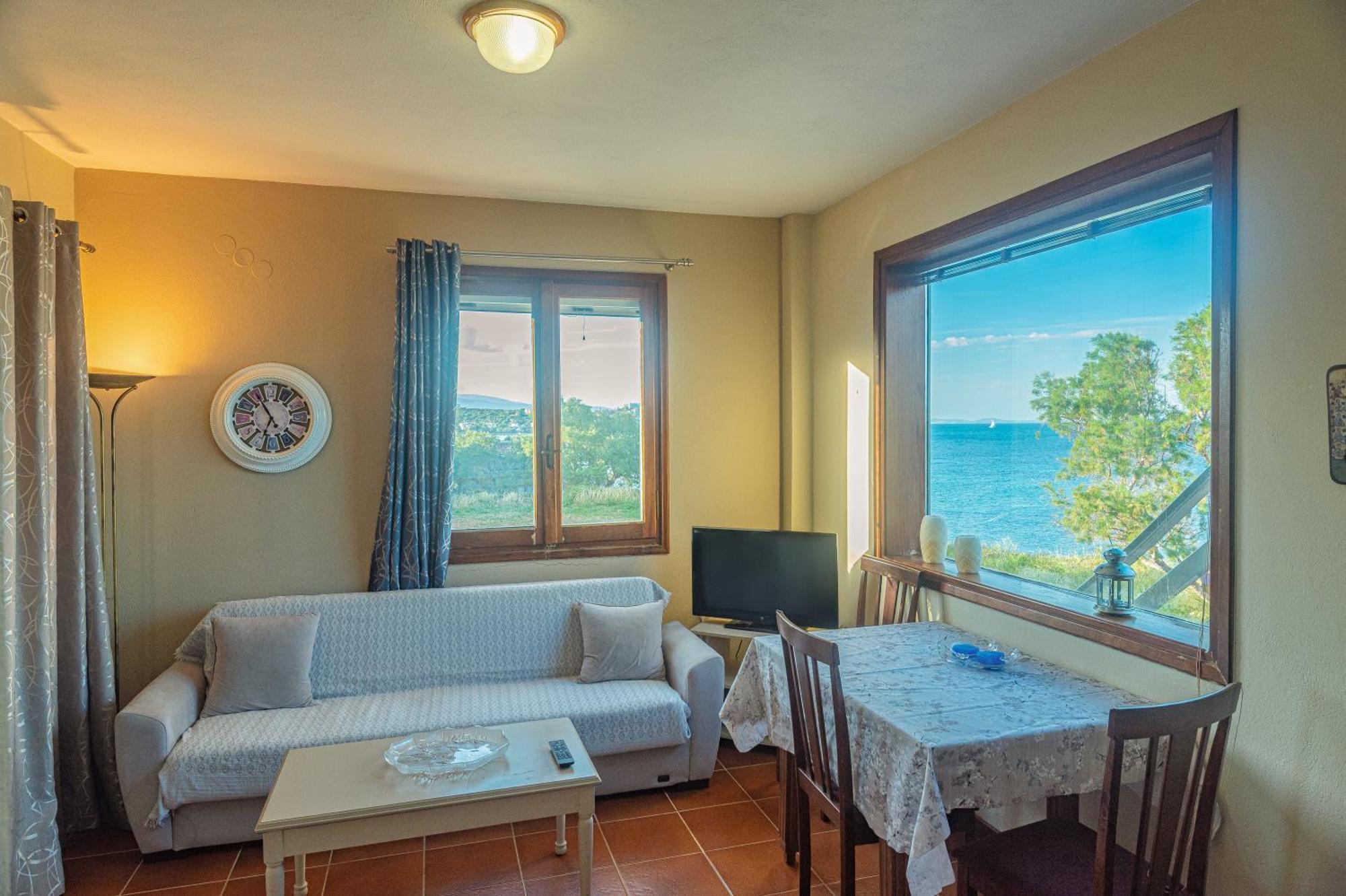 Aegean Bliss Residences Karfas Bagian luar foto