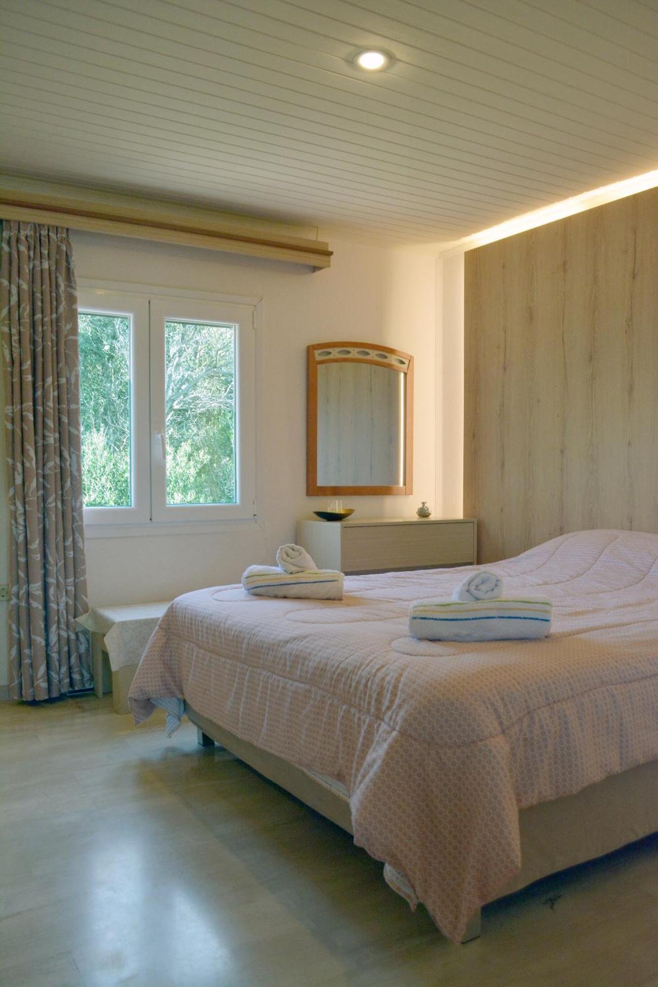 Aegean Bliss Residences Karfas Bagian luar foto