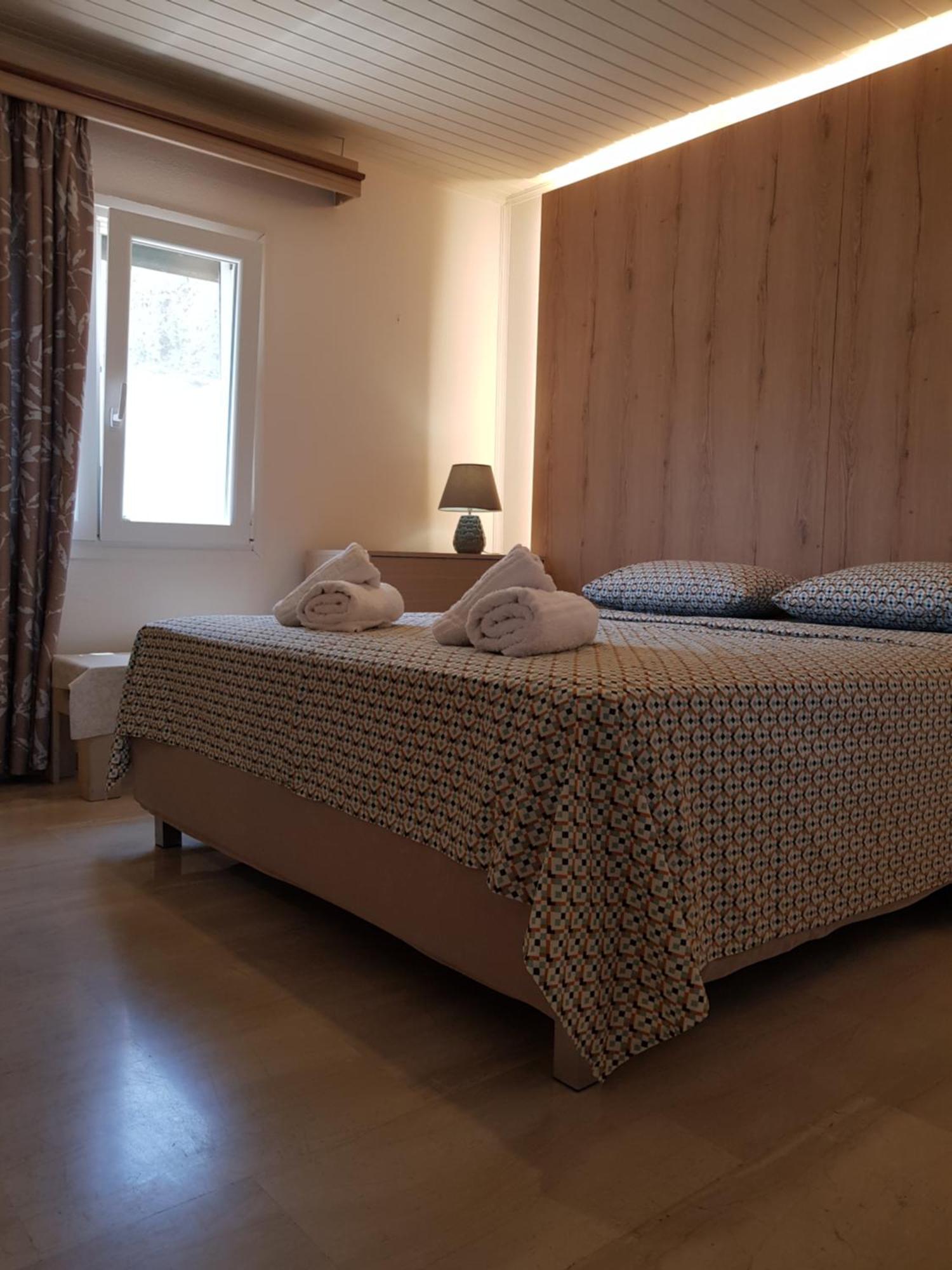 Aegean Bliss Residences Karfas Bagian luar foto